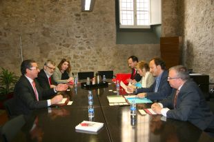 La UdG i el Banc de Santander acorden un nou programa de beques per estudiants de màster