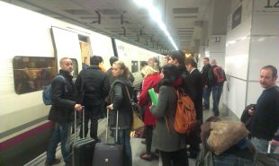 Una avaria en un TAV deixa els passatgers sense tren de Figueres a Barcelona