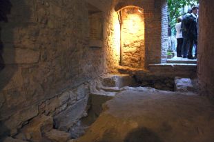 Troben a Girona els segons banys jueus d'Espanya