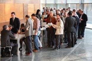 Prospera la moció de censura contra la junta del Col·legi de Metges de Girona amb un 68% de vots
