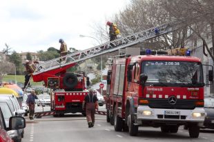 Desallotjats uns 100 estudiants de l'Escola Tècnica de Girona en cremar el sostre