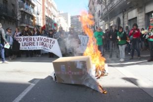 Unes 300 persones participen en la segona 'Marxa per la Dignitat i els Drets Socials'