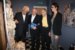El Castell de Púbol recrea el taller de Pitxot en una exposició