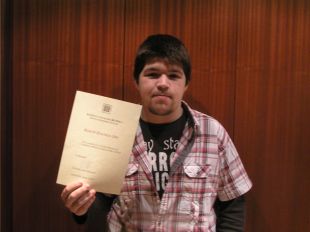 Un alumne rosinc rep la distinció del pin de plata a les proves de matemàtiques Cangur 2010