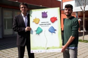 Unes flors de papiroflèxia al cartell del 'Girona, Temps de Flors'