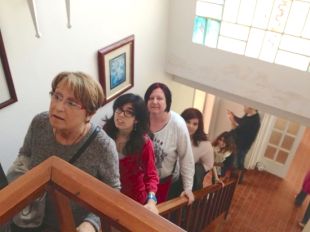 Unes 300 persones peregrinen fins l'última casa de Mercè Rodoreda