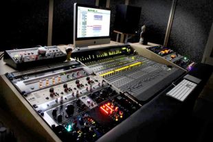Neix a Blanes un segell discogràfic basat en la cooperació artística