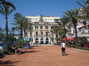 Lloret de Mar congela l'IBI per tercer any consecutiu i apuja un 17% el servei de la grua