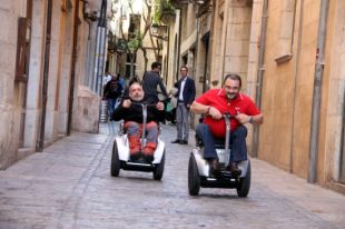 Girona prova cadires de rodes amb tecnologia Segway