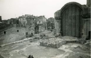 Troben restes d'una antiga església romànica al centre de Figueres