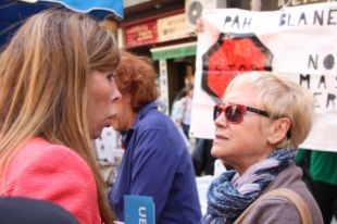 Sánchez-Camacho i Fernández Díaz reben un escarni de la PAH a Blanes