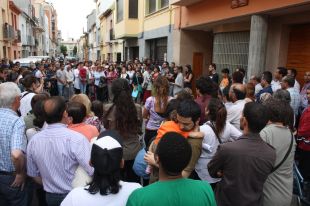 Més de 200 persones es concentren a Salt contra la violència de gènere