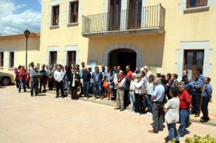 Sant Feliu de Buixalleu condemna la mort a ganivetades del veí assaltat a casa seva