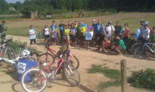Bicicletada a Bescanó per reclamar un traçat alternatiu de la variant