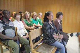 Dues activistes de la PAH s'enfronten a penes de presó per ocupar un jutjat a Girona