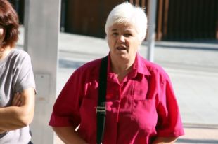 1 any de presó per la veïna que va agredir l'alcalde de Bescanó