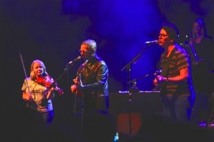L'elegància i la dolçor de Belle & Sebastian impregnen Sant Feliu de Guíxols