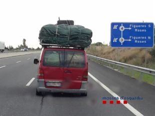 Intercepten un conductor a l'AP-7 que duia 1.500 quilos de sobrepès a la furgoneta