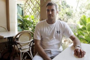 El jove agredit a Mestalla celebra que el jutge hagi citat a declarar els policies agressors