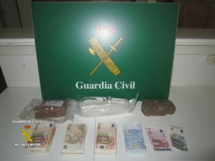 Detingut un home a la Jonquera amb mig quilo de cocaïna i un d'haixix