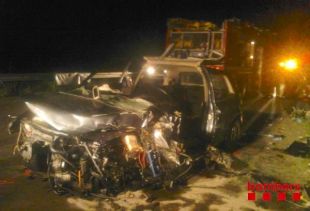 Un ferit greu i dos de lleus en una topada entre dos cotxes a Peralada