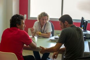 Sospiten que un grup organitzat s'aprofita de persones grans amb demència
