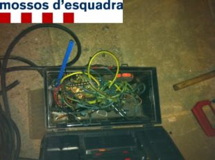 Tres detinguts per robar cable de coure de l'enllumenat públic al polígon de Fornells