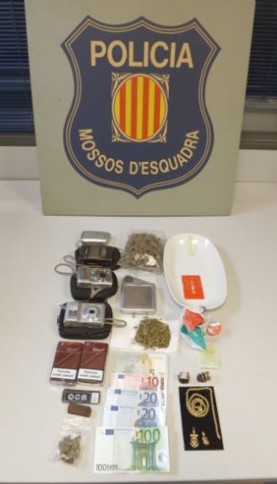 Detingut per vendre droga en la seva botiga de tatuatges a l'Estartit