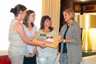Entregen més de 75.000 signatures contra la ubicació d'ElBullifoundation