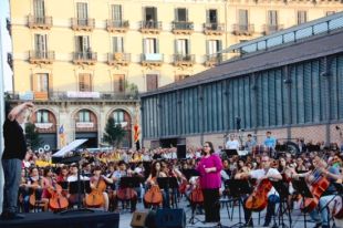 300 violoncel·listes commemoren els 300 anys de la caiguda de Rafael Casanova