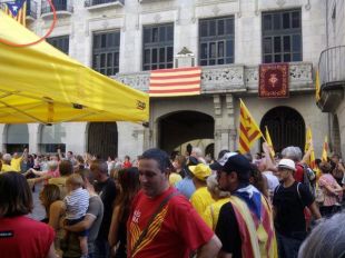 El PP de Girona exigeix que es retiri una estelada de l'Ajuntament