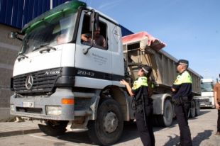 Figueres prohibirà el pas de camions de gran tonatge pel centre d'aquí 15 dies