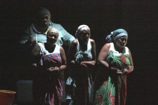 Macbeth convertit en un senyor de la guerra africà afamat de sang, al Temporada Alta