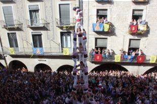 Els Minyons de Terrassa descarreguen el tercer 3 de 10 amb folre i manilles a Girona