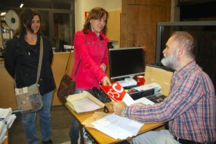 Un miler de signatures per cobrir les beques menjador denegades a Girona