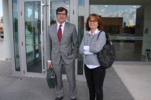 La regidora de Begur assegura no saber que el consistori subcontractava l'empresa de jardineria del marit