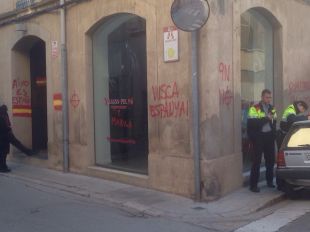 Vandalitzen una exposició d'art sobre el 9N a Figueres i amenacen de mort a l'artista