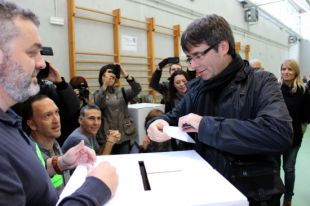 L'alcalde de Girona diposita el seu 'Sí-Sí'