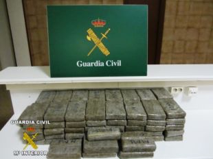 Detingut un home a la Jonquera amb 73 quilos d'haixix amagats al cotxe