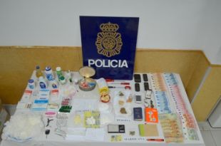 Tres detinguts per intentar vendre cocaïna a un policia fora de servei