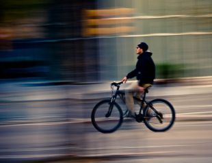 L'Ajuntament de la Bisbal emet un ban per posar fi a les imprudències dels ciclistes