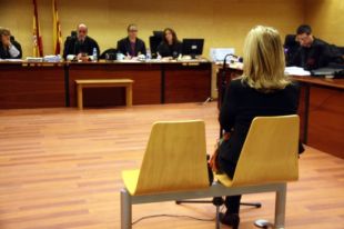 Absolta l'acusada de deixar una parella de nuvis sense convit