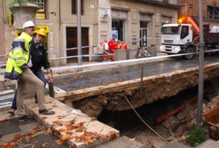 Vila tranquil·litza als veïns afectats per l'esvoranc de la Rambla de Figueres