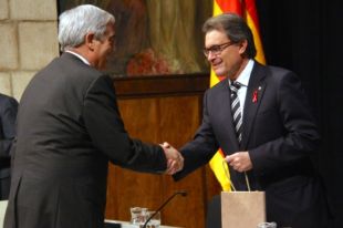 El besaluenc Alexandre Juanola rep la medalla al treball President Macià 2014