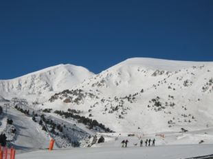 Arrenca la temporada d'esquí a mig gas
