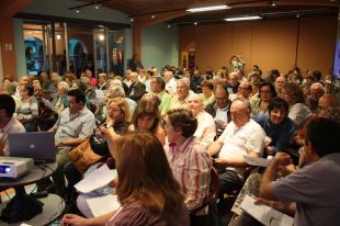 Els veïns de Sant Narcís es mostren preocupats per la seguretat de les obres del TAV