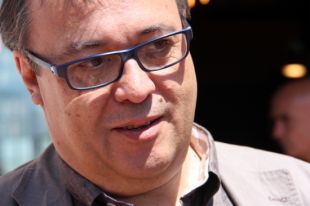 Mor als 62 anys el periodista i escriptor Joan Barril