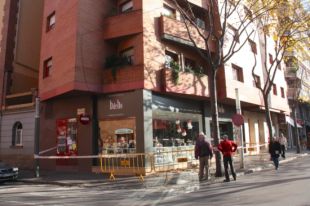 Es desprèn part d'una façana en un habitatge de Girona