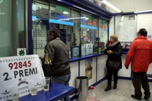La Rifa de Nadal passa de puntetes a les comarques gironines