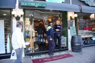 Una dona pateix cremades lleus en incendiar-se una estufa en una botiga de Girona